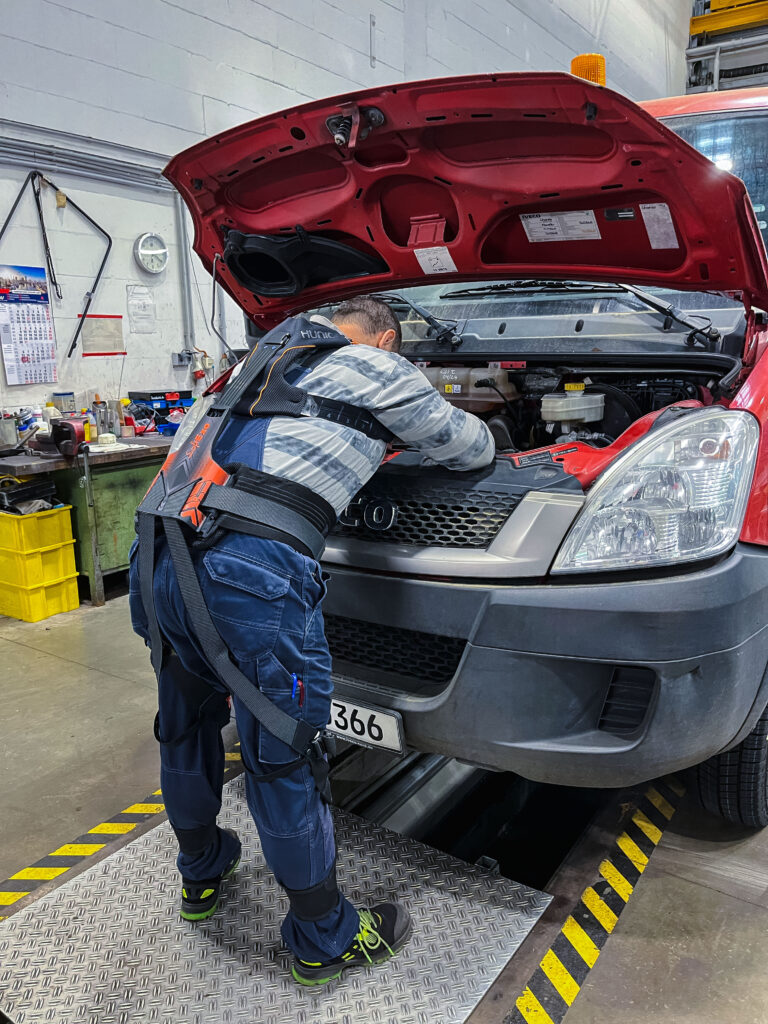 utilisateur dans l'industrie d'un exosquelette